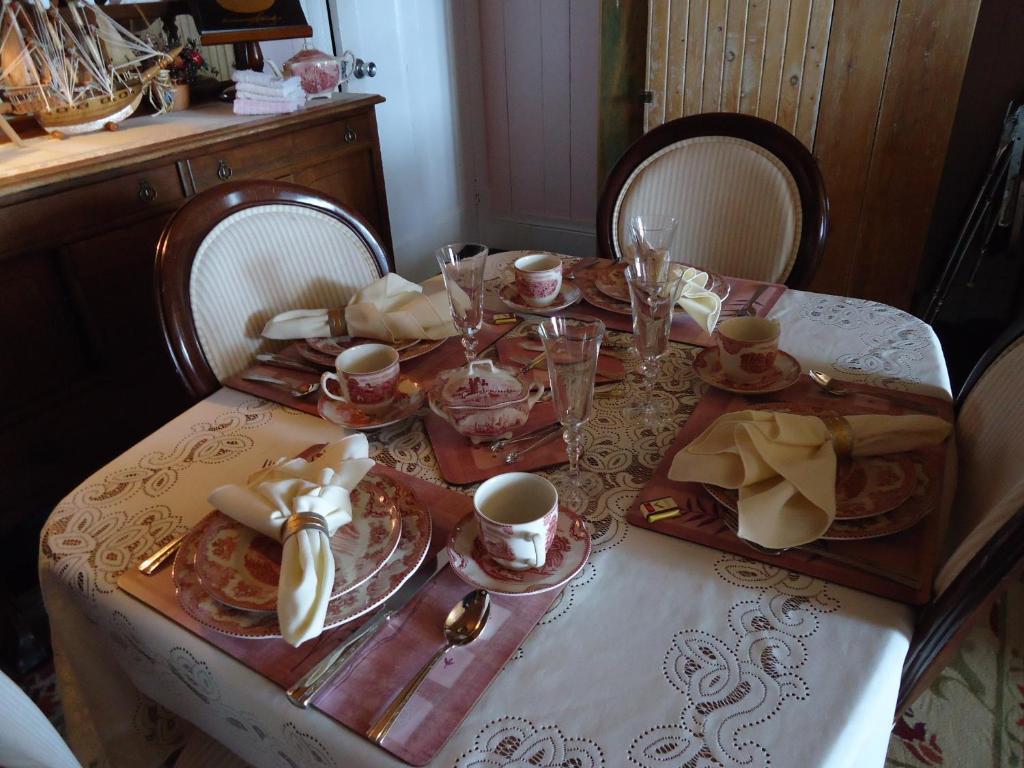 Maison Hovington Bed & Breakfast Тадусак Екстериор снимка